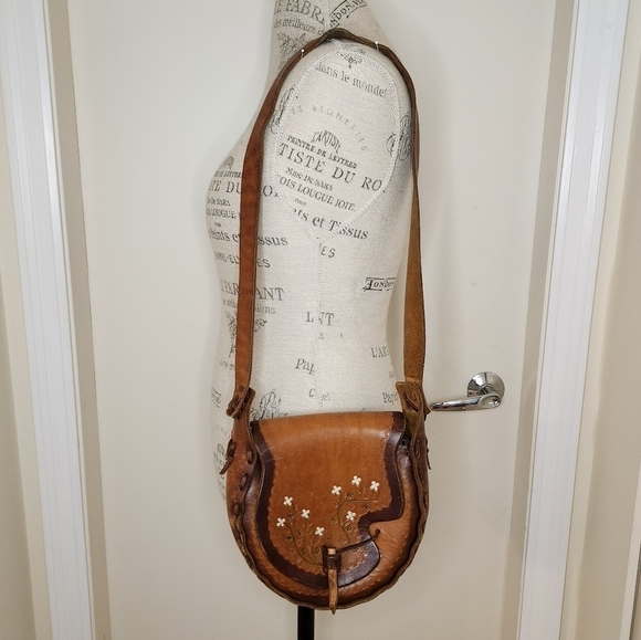 Vintage Floral Embossed Leather Purse - Picture 3 of 12